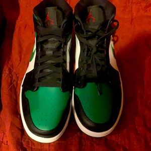 Air Jordan 1 Mid Green Toe. Size 11